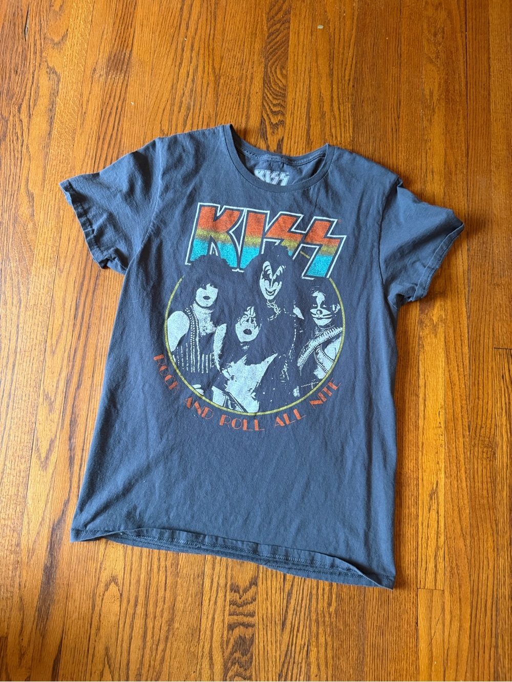 Short Sleeve Tee in Gray with Multicolor Graphic - Size Medium
